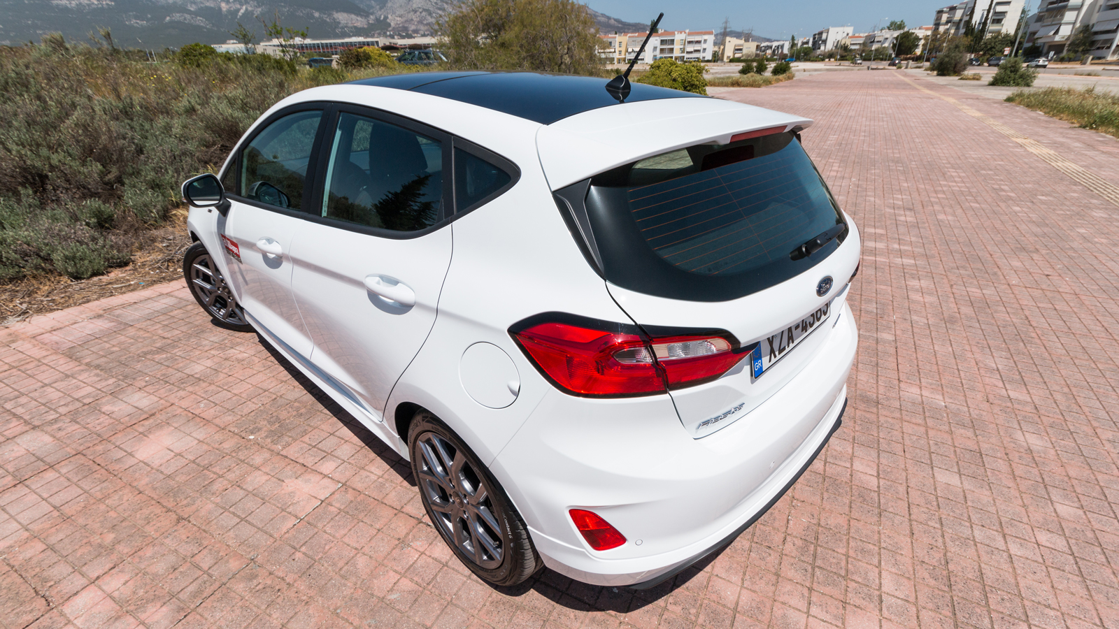 Ford Fiesta: Ανανεωμένο με 125 ίππους κι αυτόματο κιβώτιο